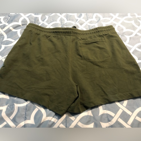 Green Athletic Works Women's Commuter Shorts - Picture 4 of 11
